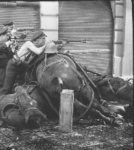 Guàrdies d'asalt al carrer Diputació. 19-07-1936. Agustí Centelles